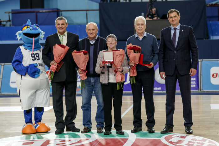 За многолетний и неоценимый труд